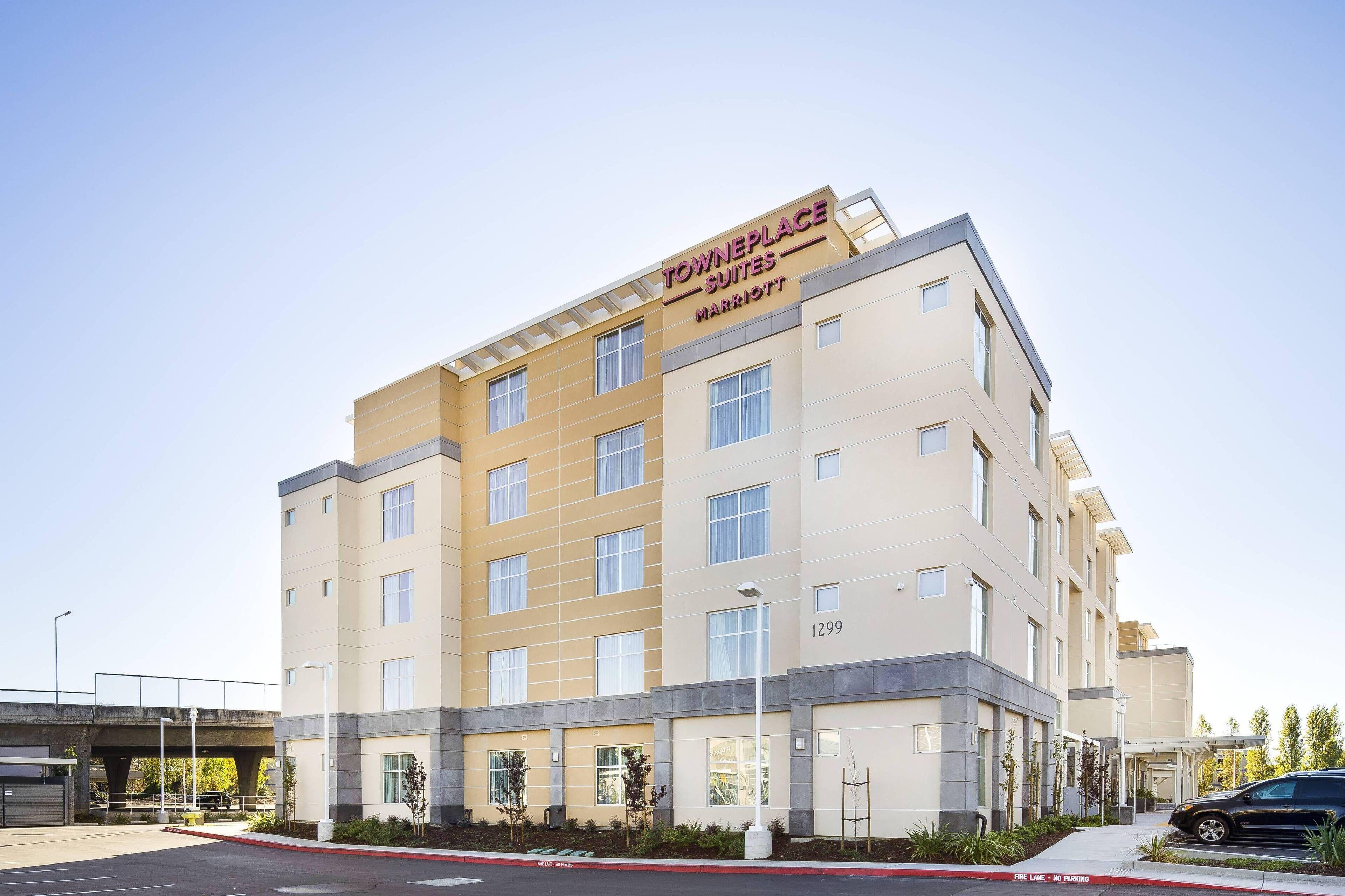 Where to Stay Near San Mateo County History Museum: 6 Business Hotels