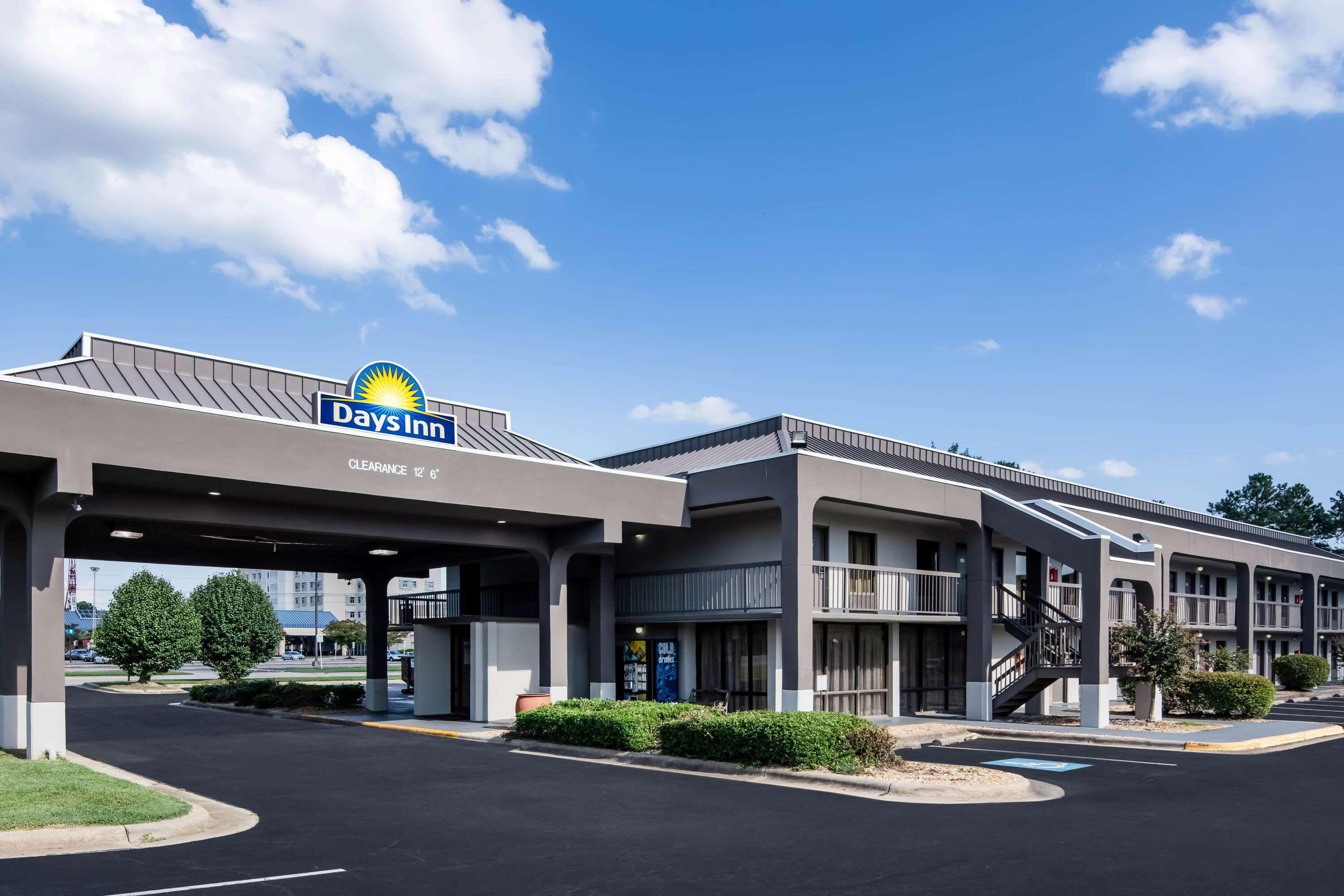 6 Golf Hotels Near Putt Putt of Wilson for Every Budget