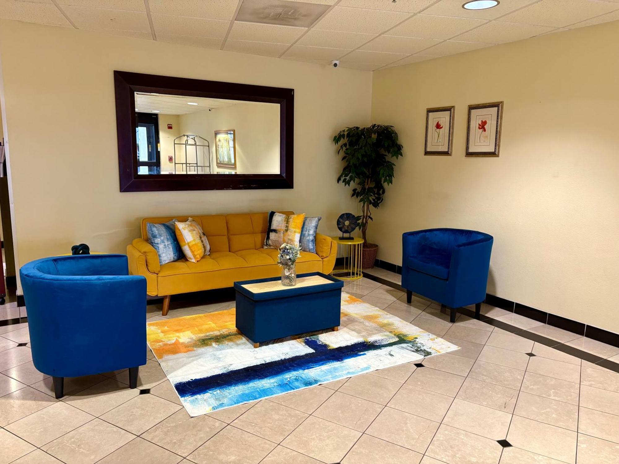4 Smart Business Hotels Near Ridgeview Plaza Worth Booking