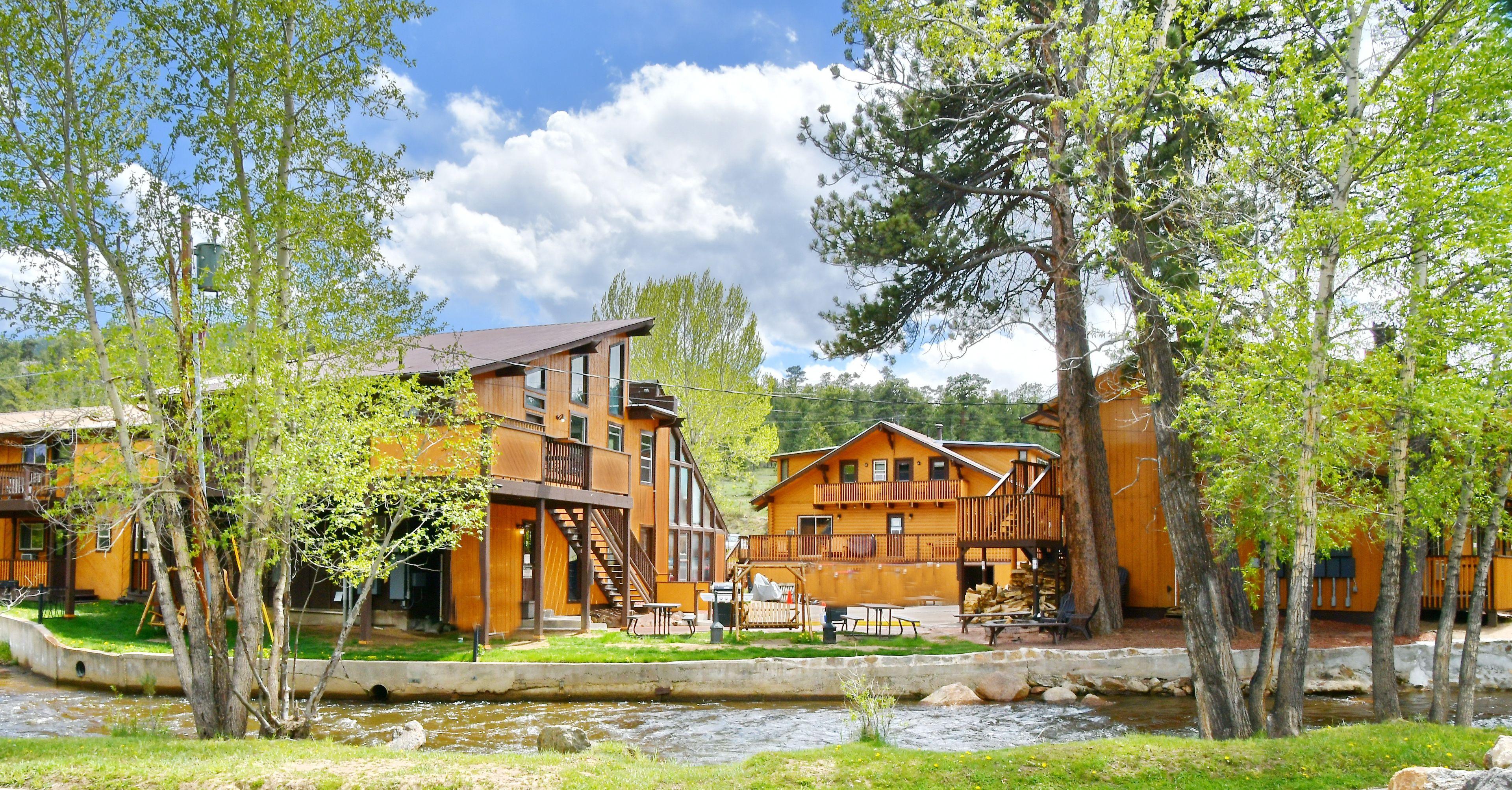 4 Family Hotels Near Lake Estes Marina Worth Booking