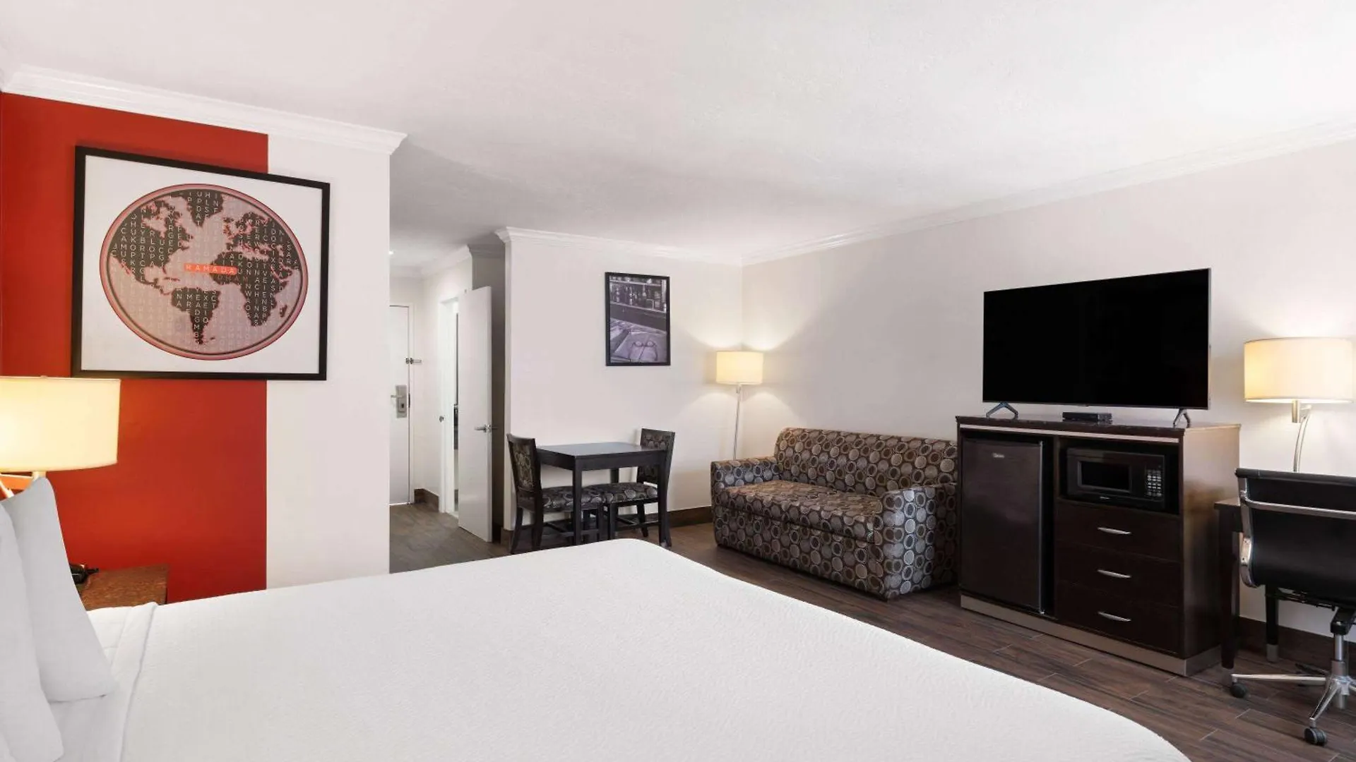 5 Business Hotels Near Westview Park for Productive Stays