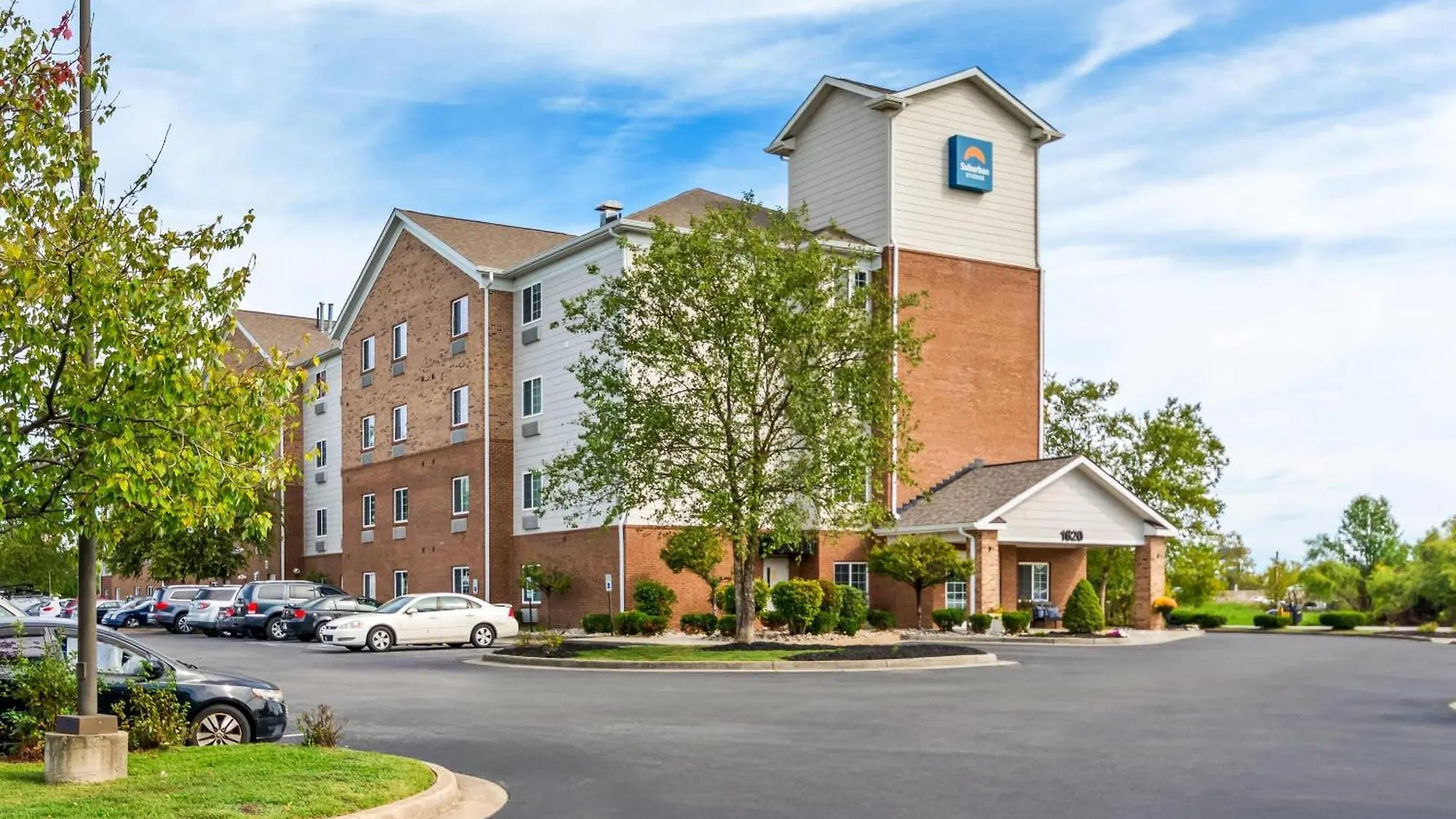 4 Budget Hotels Near Angel's Envy Distillery That Deliver