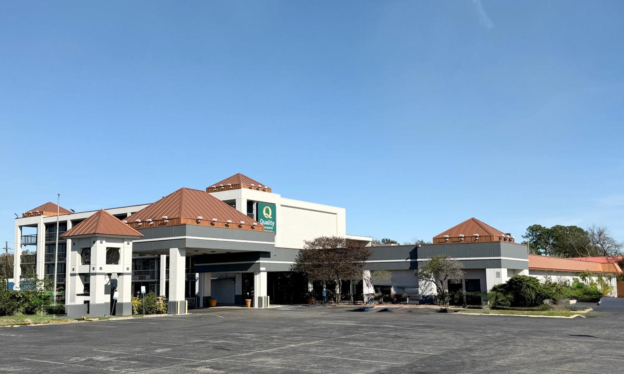 Staying in Louisiana: 8 Quality Inn Hotels Compared